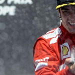 Alonso, primero en El Gran Premio de Valencia y líder del Mundial tras una remontada épica