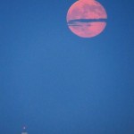 Salida de la luna llena por el Madrid de los Austrias desde el Cielo de Urrechu en Pozuelo de Alarcón